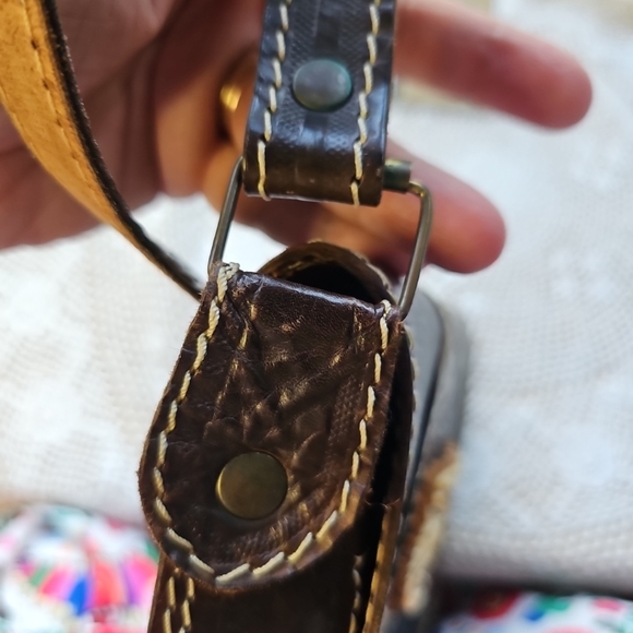 Hand Tooled Leather Crossbody With Shell Face Engraved in Front of Bag. Brown le - Picture 10 of 16